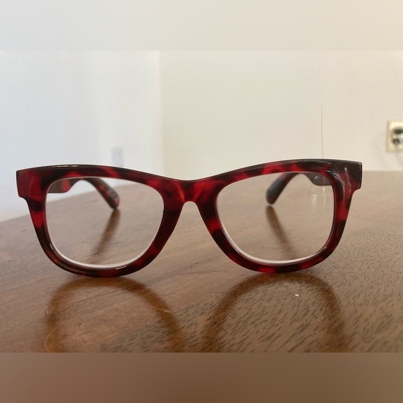 Betsey Johnson Red Tortoise Lisa Reader +2.00 NWOT - Picture 3 of 7